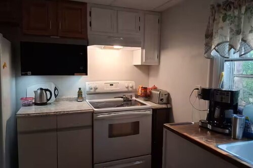 Nature in the City - play, work, study in seclusion! One Bedroom Queen and Sofa