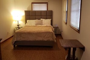 1 dormitorio, tabla de planchar con plancha, wifi gratis y ropa de cama