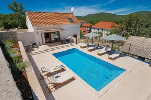 Villa | Pool - Kresevo Family Villa With Heated Pool (Sestanovac)