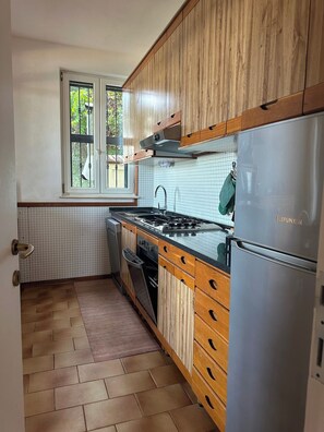 Microwave, oven, stovetop - Villa by the sea in Cupra (Marche)