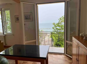Interior - Villa by the sea in Cupra (Marche)