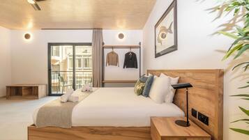 Superior Double Room, Balcony | Desk, free WiFi