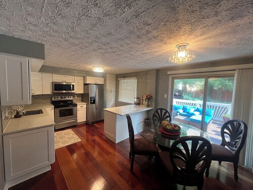 Perfect 3-bedroom townhome in Tysons Corner, Virginia - Close to Washington DC