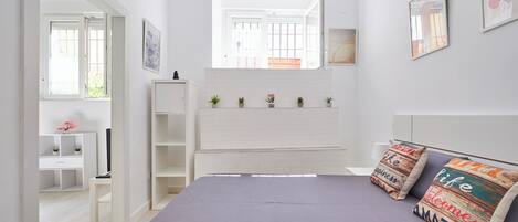 2 dormitorios, tabla de planchar con plancha, Internet y ropa de cama