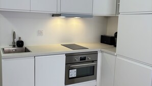 Private kitchen - Apartment Terrace Next to the Sea (Nice)