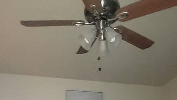 2 chambres, fer et planche Ă repasser, accĂšs Internet, draps fournis