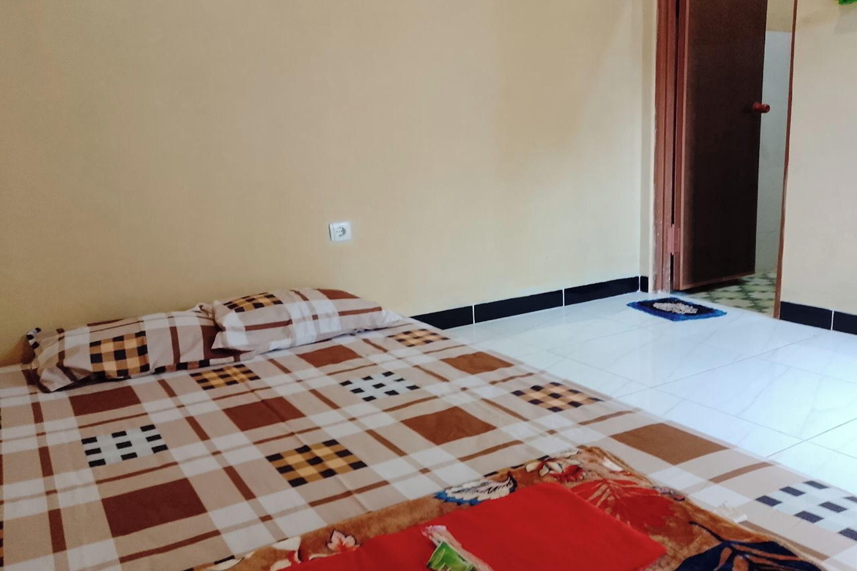 Kamar Double Standar | Wi-Fi gratis dan seprai linen