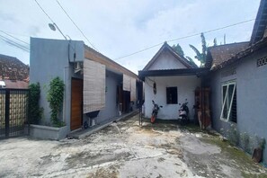Exterior - OYO 95109 Eksis Homestay Syariah (Simo)