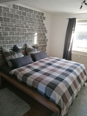 1 Schlafzimmer, Bügeleisen/Bügelbrett, kostenloses WLAN, Bettwäsche