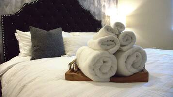 2 chambres, bureau, fer et planche à repasser, accès au Wi-Fi (inclus)