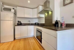 Private kitchen - F2 de standing à Auron - South terrace, near center (Saint-Étienne-de-Tinée)