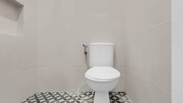 Kamar Double Deluks | Kamar mandi | Shower