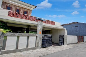 Exterior - OYO 95088 Homestay Omah Pring (Banguntapan)