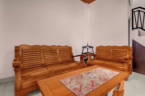 Reception - OYO 95088 Homestay Omah Pring (Yogyakarta)