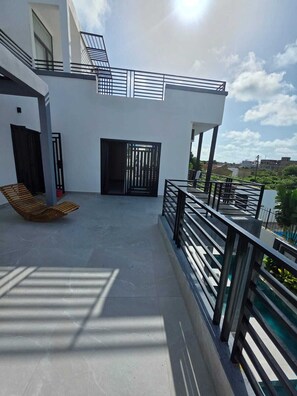 Terrace/patio - Villa with private pool - 3 bedrooms ideal for family weekend getaways (Ngaparou)