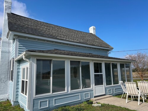 Historic Hideaway- Beautiful 3-bedroom in the quaint fishing village Engelhard.