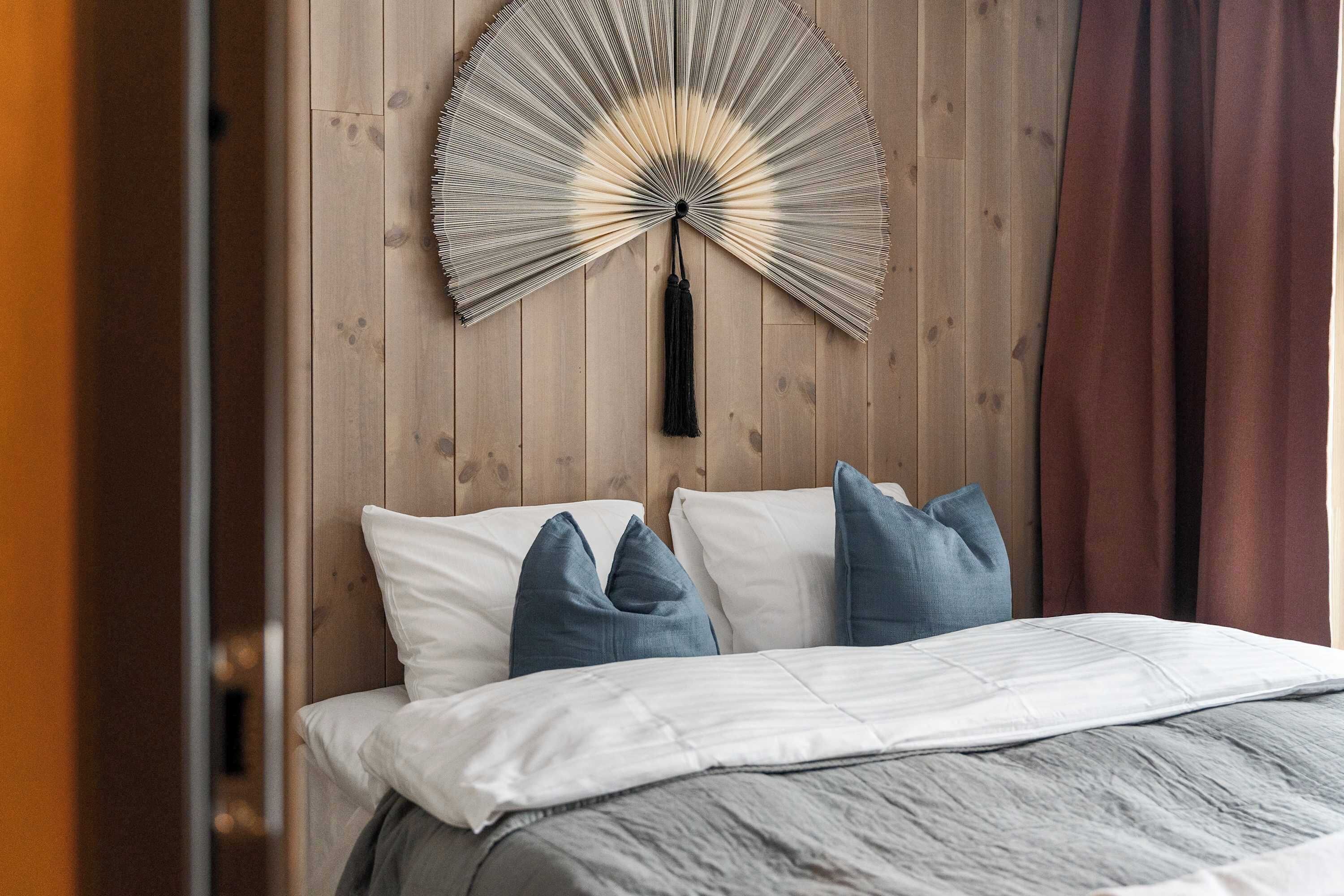 Skrivebord, strykejern/-brett, wi-fi og sengetøy