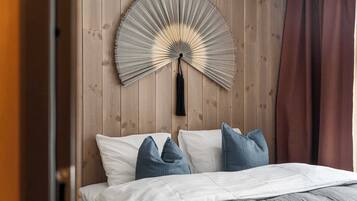 Skrivebord, strykejern/-brett, wi-fi og sengetøy