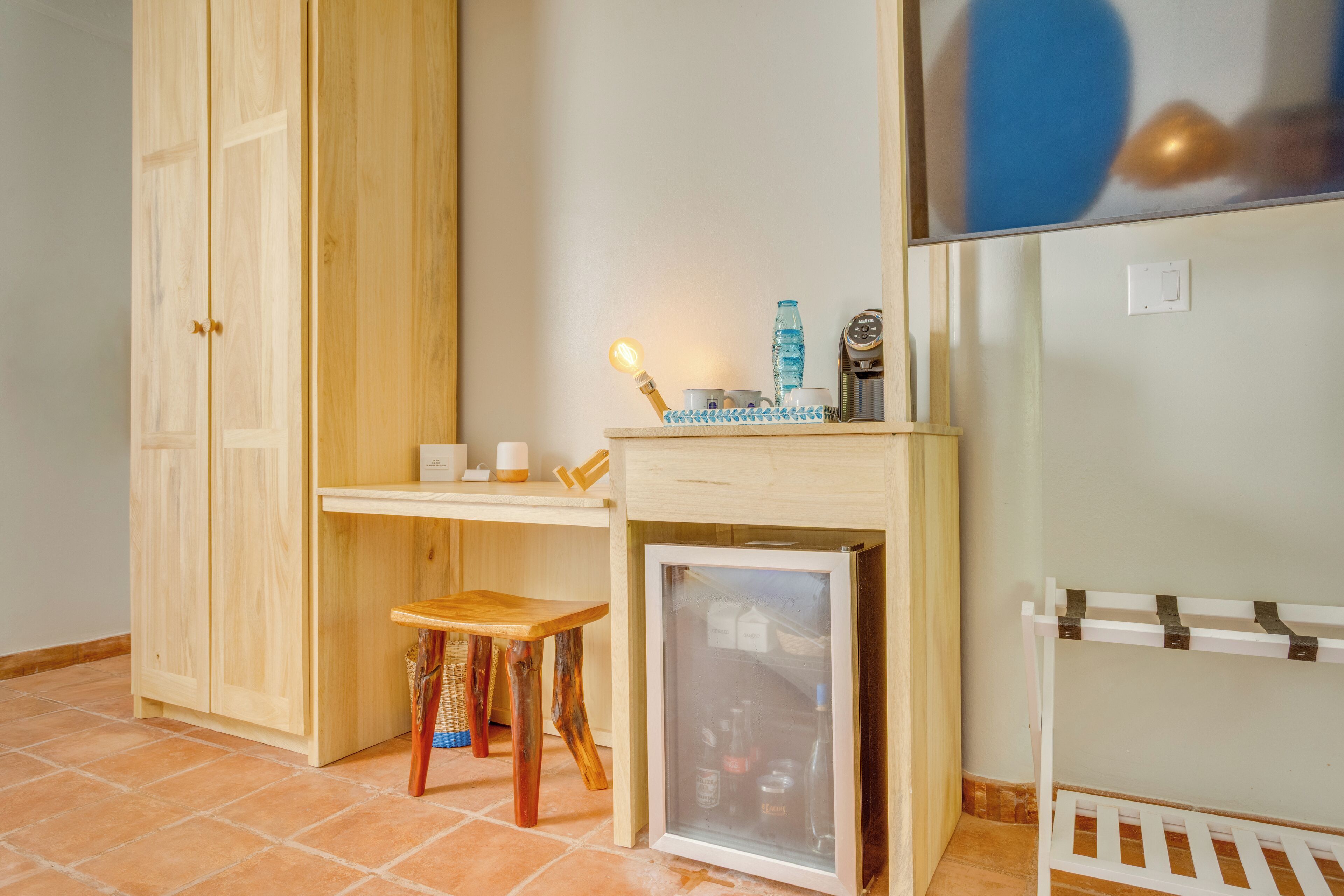 Premium bedding, in-room safe, desk, laptop workspace