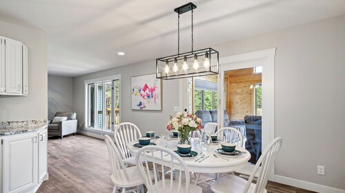 Family Fun Hideaway - Spacious 4 Bedroom House with Game Room!