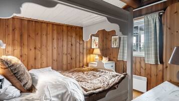 6 Schlafzimmer, Schreibtisch, WLAN, Bettwäsche