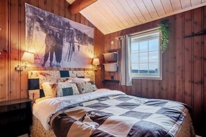 Escritorio, wifi y ropa de cama 