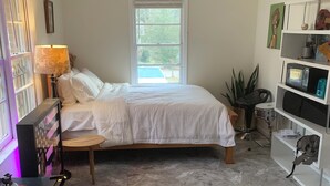 4 habitaciones, tabla de planchar con plancha, wifi y ropa de cama 