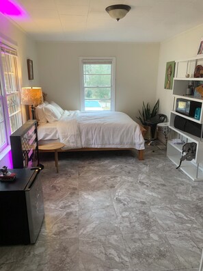 4 bedrooms, iron/ironing board, WiFi, bed sheets - Lakeside 4BR with Yard 15 mins to Downtown ATL and Emory, 8 mins to Agnes Scott (Decatur)