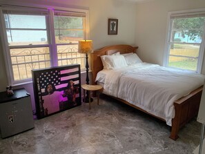 4 habitaciones, tabla de planchar con plancha, wifi y ropa de cama 