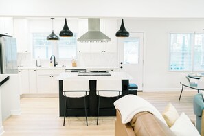 Fridge, microwave, oven, stovetop - Masters getaway 1.3 miles from Augusta National (Augusta)