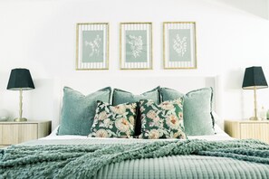 3 slaapkamers, een bureau, een strijkplank/strijkijzer, gratis wifi