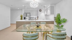 Dining - 3 Bedroom in Forte Tower Near Burj Khalifa (Dubai)