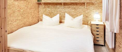 2 bedrooms, travel crib, WiFi, bed sheets