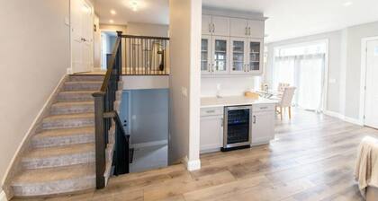 Quiet Country Stay | Full Kitchen & Family Comfort