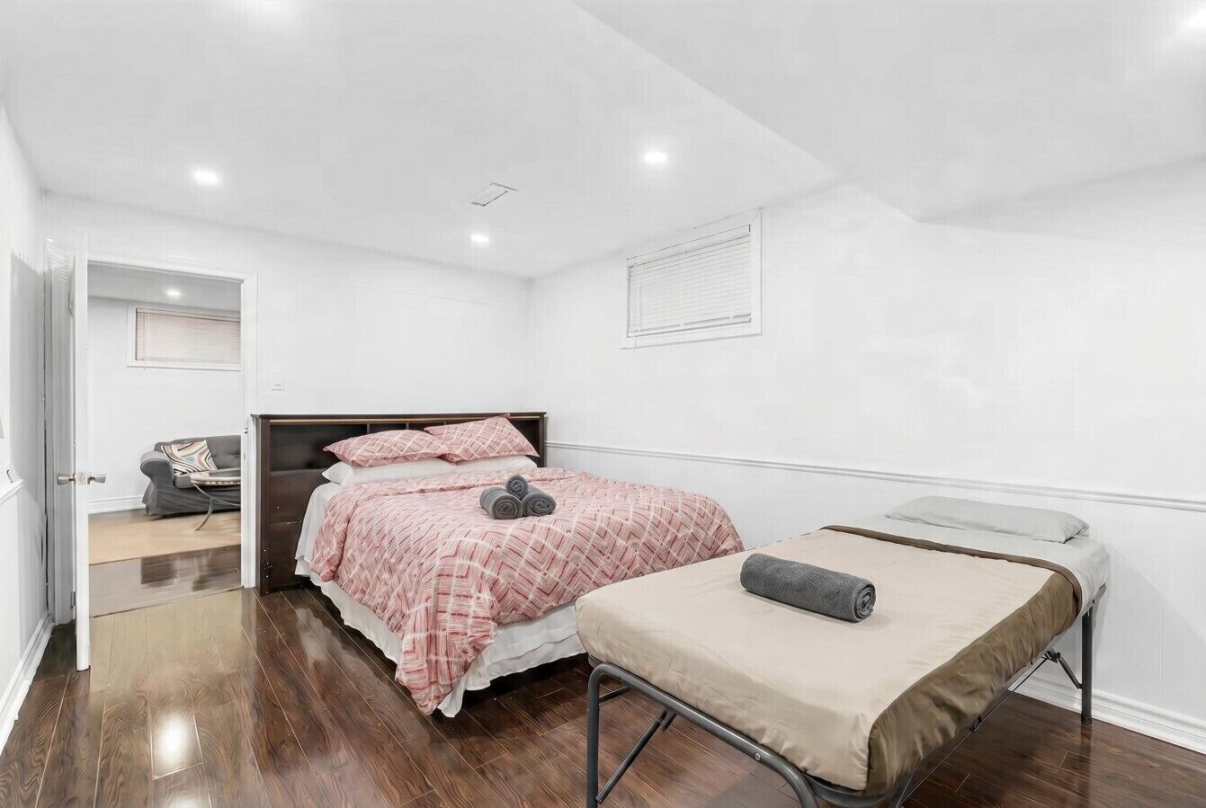 1 bedroom, desk, iron/ironing board, WiFi
