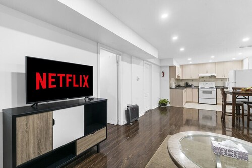 Relaxing Home Base | Quiet Area & Cozy Living