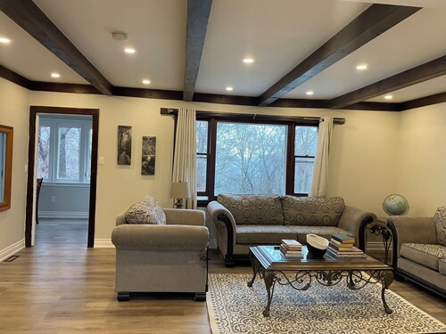 Beautiful property in the heart of Dundas Valley