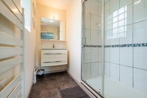 Hair dryer, towels, soap, toilet paper - EVASION SEINE ET FORET (Vaux-le-Pénil)