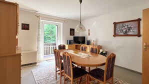 Dining - Cozy vacation apartment "Talblick" in Eibenstock, district Carlsfeld (Eibenstock)