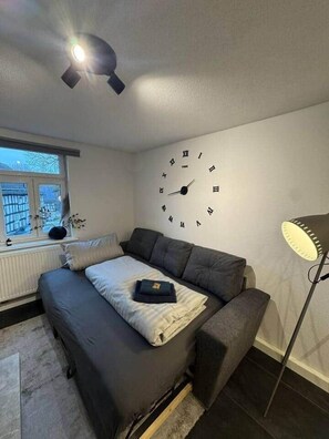 WiFi, bed sheets - Studio apartment with pellet stove in the city center (Hallenberg)