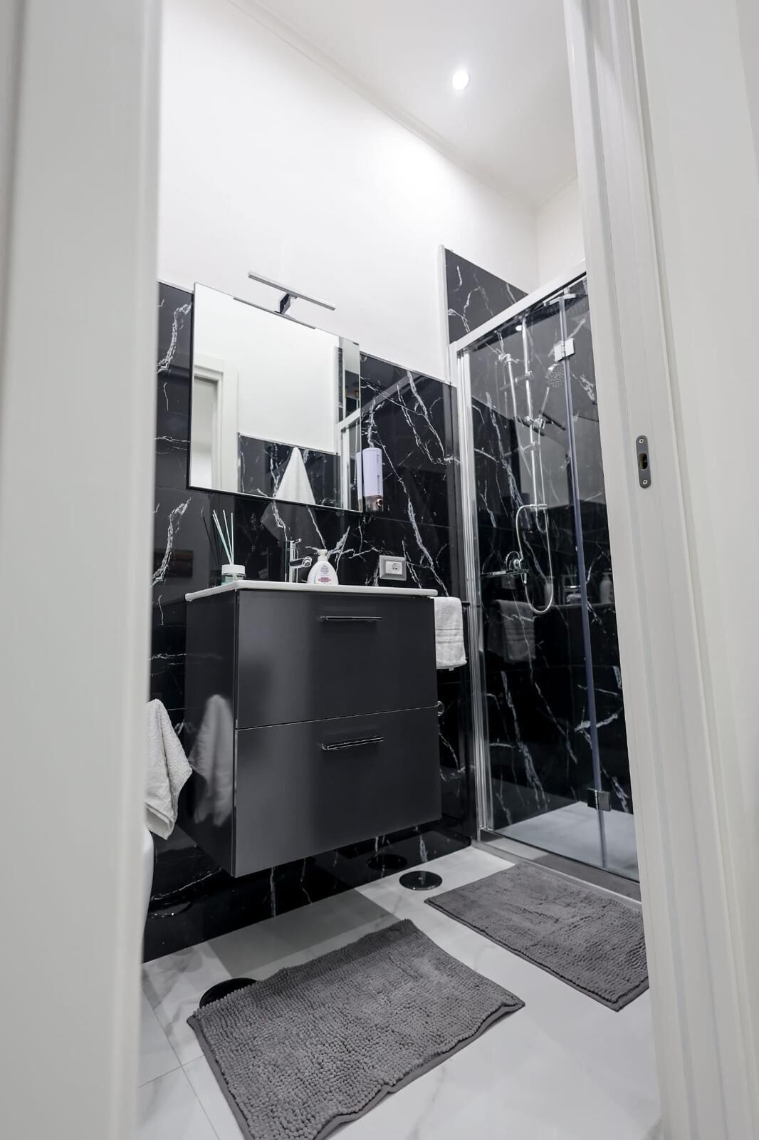 Doccia, asciugacapelli, bidet, asciugamani