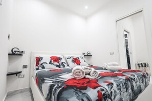 Internet, bed sheets - Cozy apartment in the heart of Naples. (Napoli)
