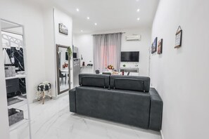 Living area - Cozy apartment in the heart of Naples. (Napoli)