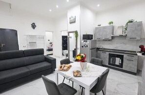 Interior - Cozy apartment in the heart of Naples. (Napoli)