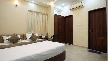 Double Room, Balcony, City View | Free WiFi