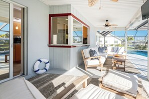 Smart TV, ping pong - Canal-Front 3BR w/ Heated Saltwater Pool, Dock, BBQ & Ping-Pong — Near Beaches! (Port Charlotte)