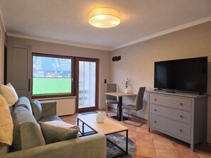 Smart TV, books - Compact feel-good apartment in the Baltic seaside resort of Zingst (Zingst)