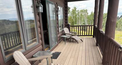 Gorgeous 5-bedroom lodge in Kremmling perfect for your getaway