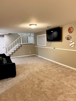 Interior - Enjoy this beautiful home in East Casper near the mountain! (Casper)