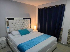 Basic Double Room, Courtyard View | Iron/ironing board, free WiFi, bed sheets - HABITACION CASA BELLAMARE  6 (Cartagena)